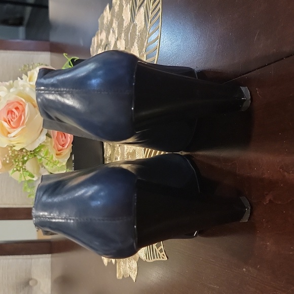 Authentic Balenciaga boots - Picture 3 of 9